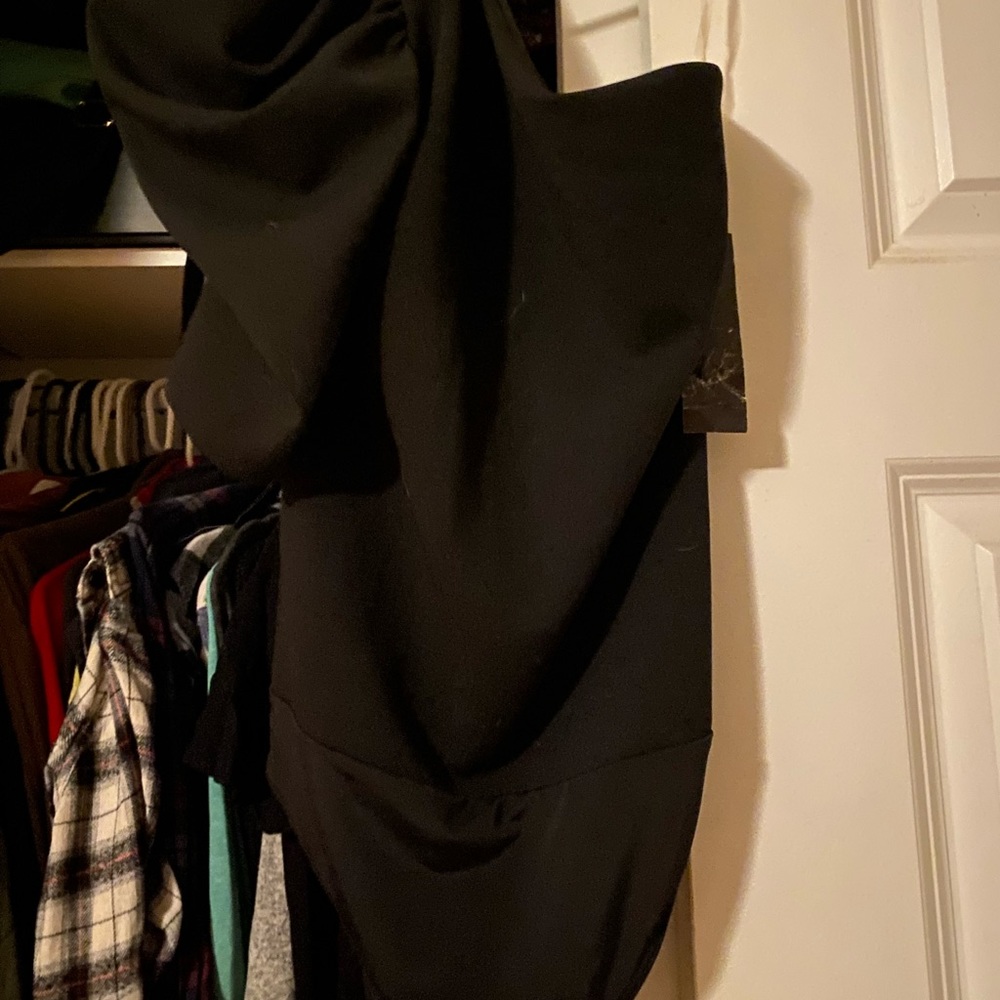 Black one shoulder top NWT